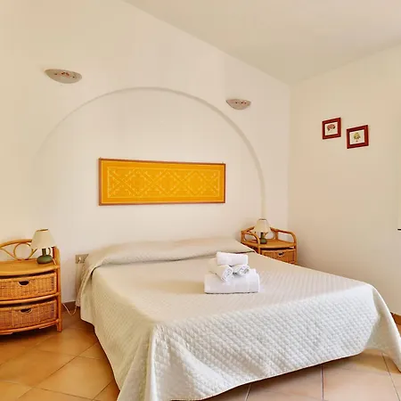 Appartamento Scogliera - Con Veranda A Circa 700 Mt Dalla Di Fuile E Mare Cala Liberotto