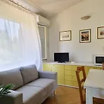 Scogliera - Con Veranda A Circa 700 Mt Dalla Di Fuile E Mare