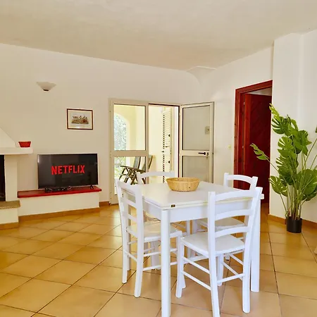 Scogliera Apartment *