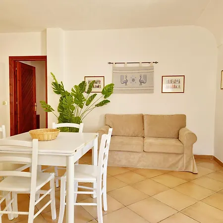 Scogliera - Con Veranda A Circa 700 Mt Dalla Di Fuile E Mare *