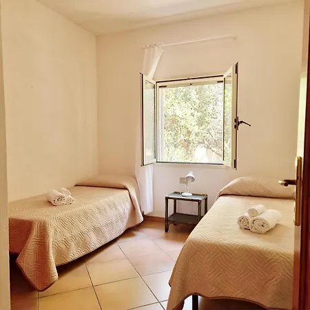 Scogliera - Con Veranda A Circa 700 Mt Dalla Di Fuile E Mare Кала-Либеротто