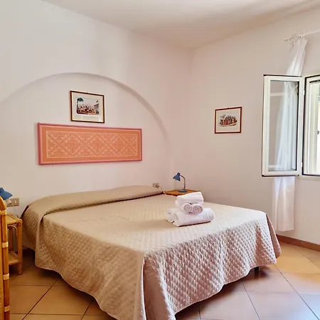 Scogliera - Con Veranda A Circa 700 Mt Dalla Di Fuile E Mare * Кала-Либеротто