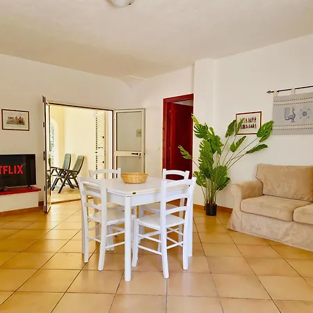 Scogliera - Con Veranda A Circa 700 Mt Dalla Di Fuile E Mare * Кала-Либеротто