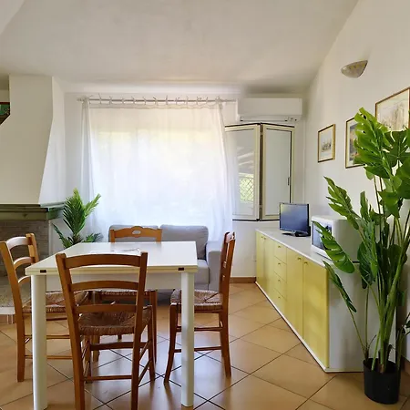 Scogliera Apartment *