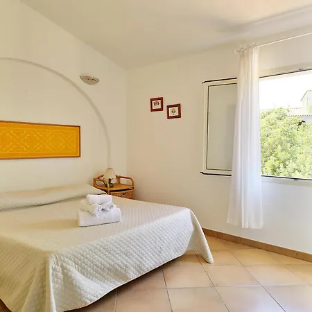 Scogliera - Con Veranda A Circa 700 Mt Dalla Di Fuile E Mare