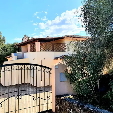 Scogliera - Con Veranda A Circa 700 Mt Dalla Di Fuile E Mare *