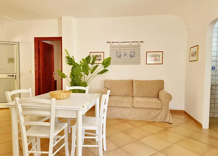 Scogliera - Con Veranda A Circa 700 Mt Dalla Di Fuile E Mare *