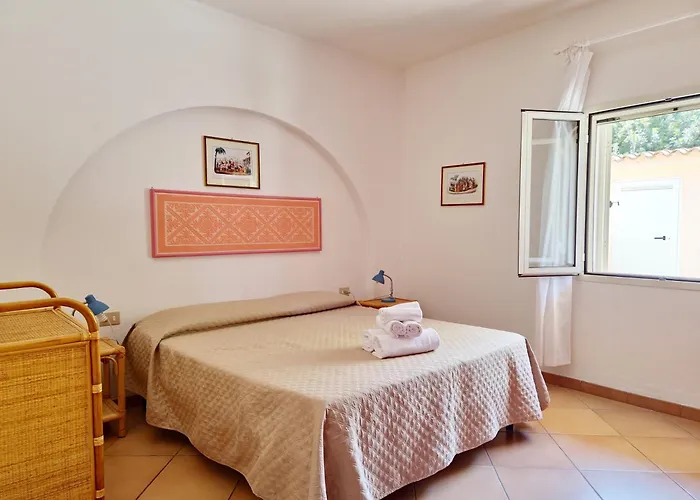 Scogliera - Con Veranda A Circa 700 Mt Dalla Di Fuile E Mare * Cala Liberotto