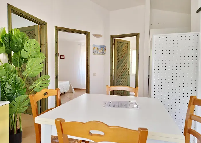 Scogliera - Con Veranda A Circa 700 Mt Dalla Di Fuile E Mare *